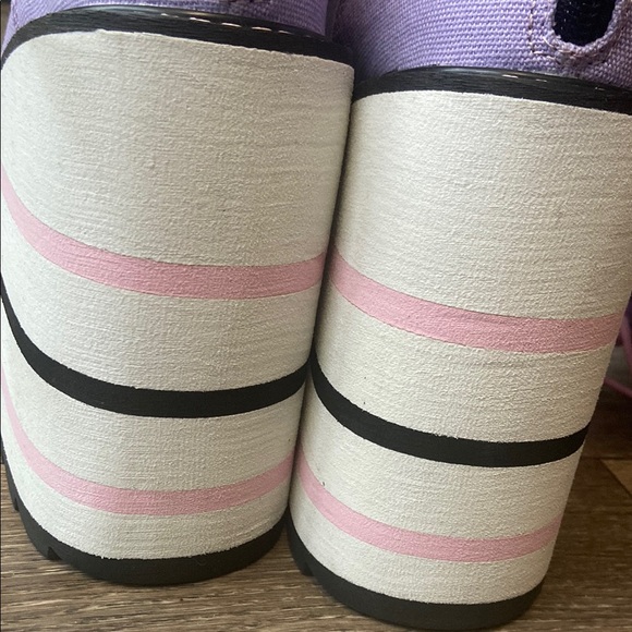 YRU “Kuromi” Platform Lace-Up Boots - Picture 10 of 14